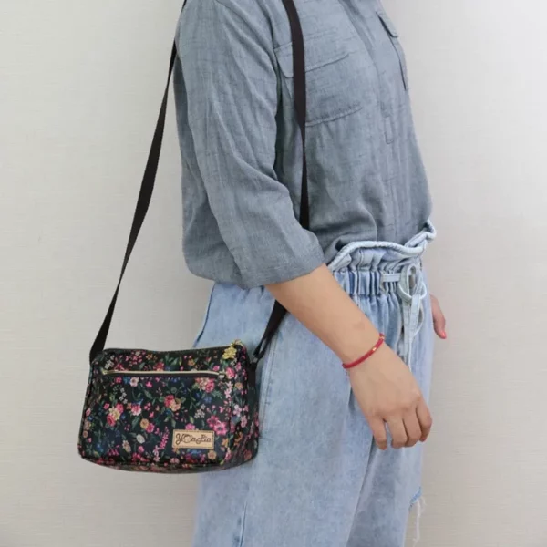 M442 花漾下午茶斜背包 雨朵防水包 斜背包 雨朵防水包 包包 water-proof bag 12
