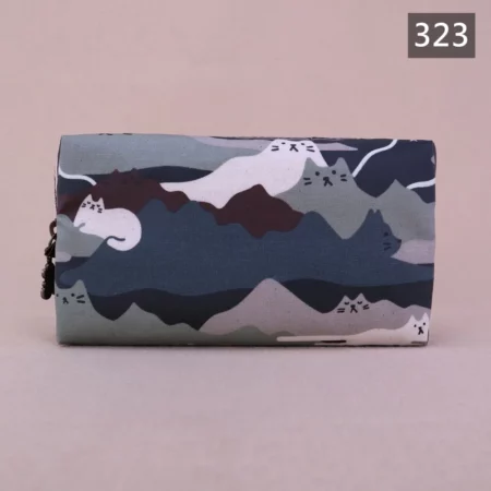 323