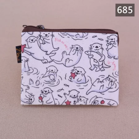 685