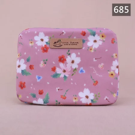 685