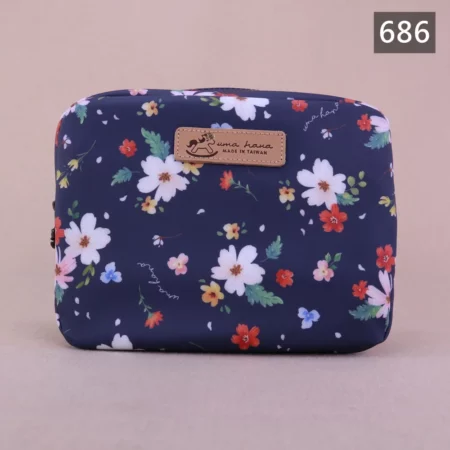 686