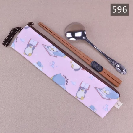596