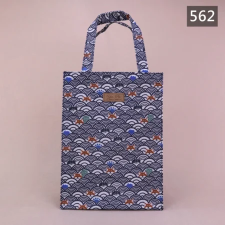 562