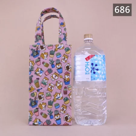 686