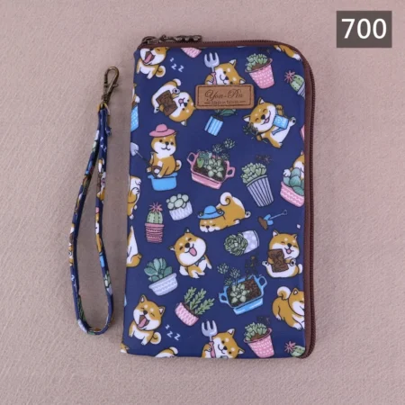 700
