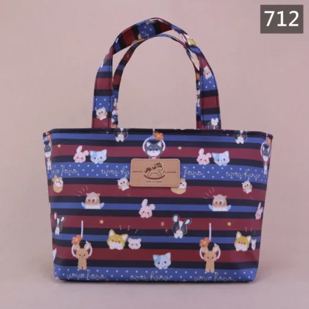 712