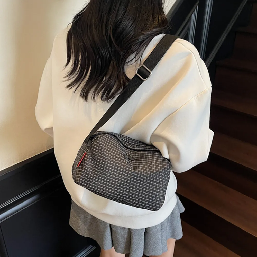 35002 格子尼龍布小包包.百搭男女輕便單間斜背包 | 雨朵防水包包專賣店 35002 格子尼龍布小包包.百搭男女輕便單間斜背包 | 雨朵防水包包專賣店
