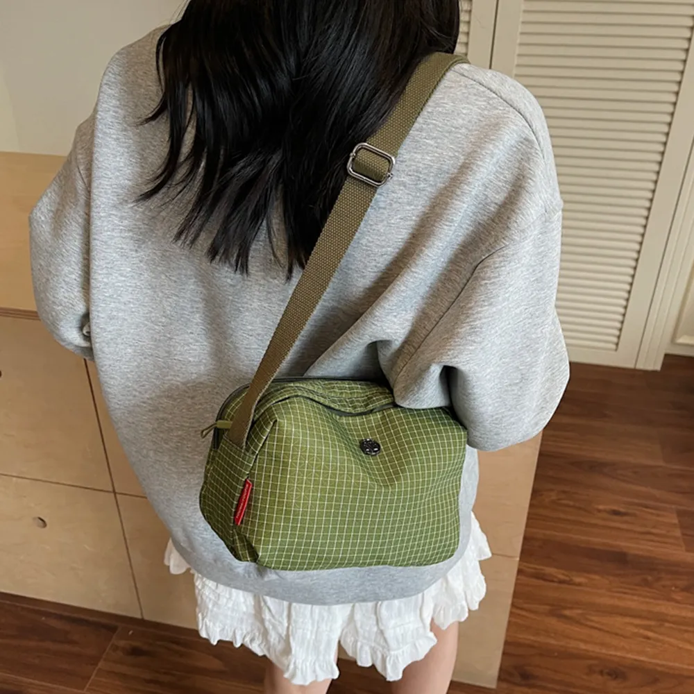 35002 格子尼龍布小包包.百搭男女輕便單間斜背包 | 雨朵防水包包專賣店 35002 格子尼龍布小包包.百搭男女輕便單間斜背包 | 雨朵防水包包專賣店