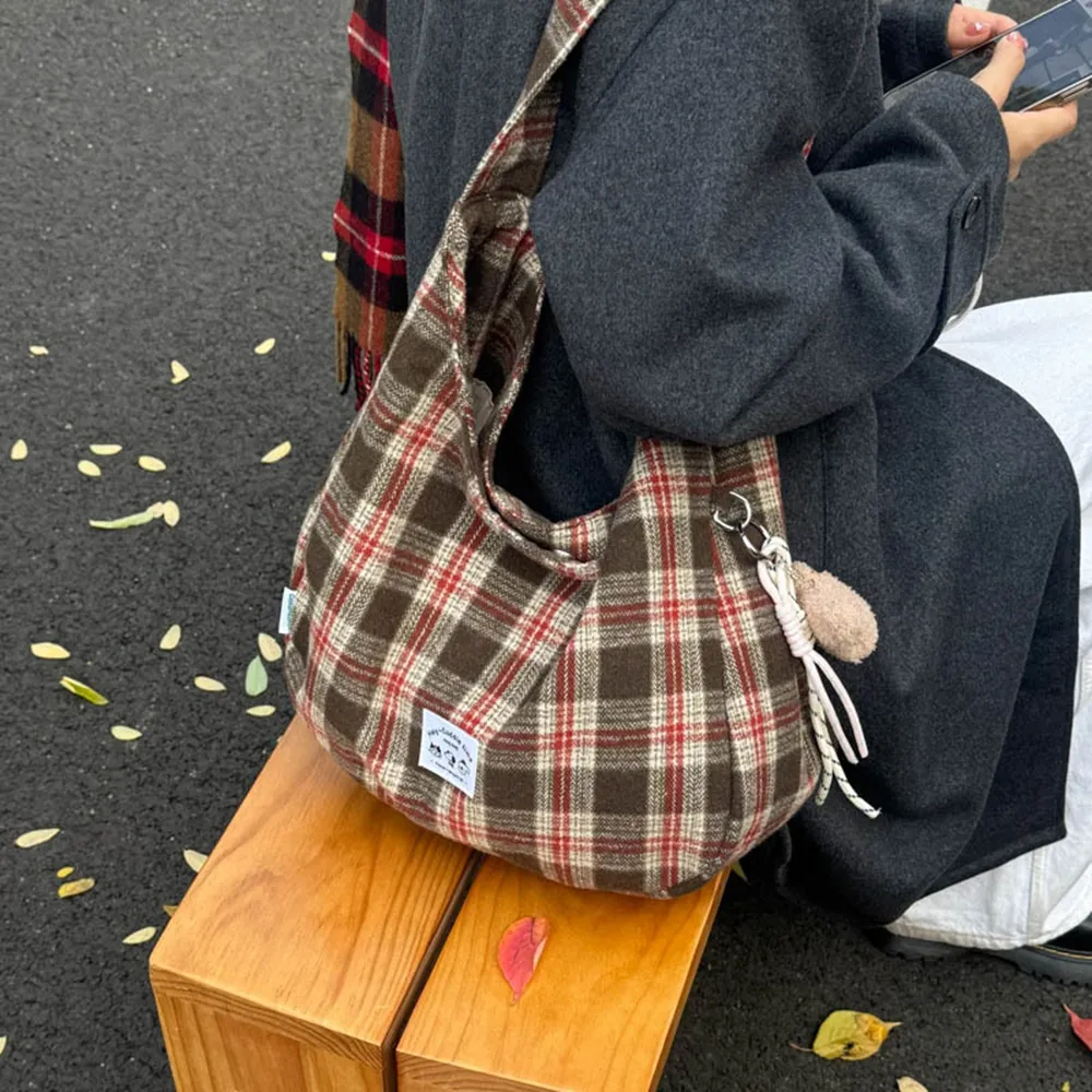 45007 格子大容量休閒水餃肩背包 | 雨朵防水包包專賣店 45007 格子大容量休閒水餃肩背包 | 雨朵防水包包專賣店