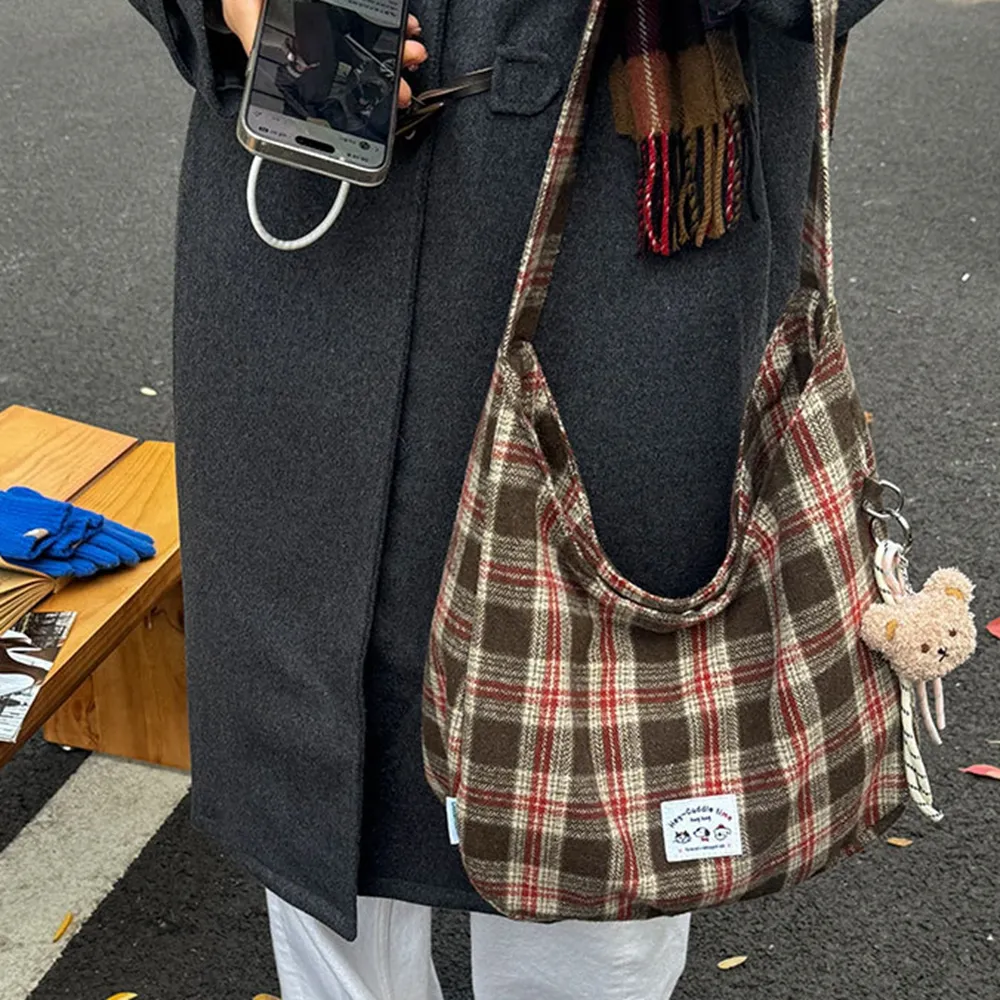 45007 格子大容量休閒水餃肩背包 | 雨朵防水包包專賣店 45007 格子大容量休閒水餃肩背包 | 雨朵防水包包專賣店