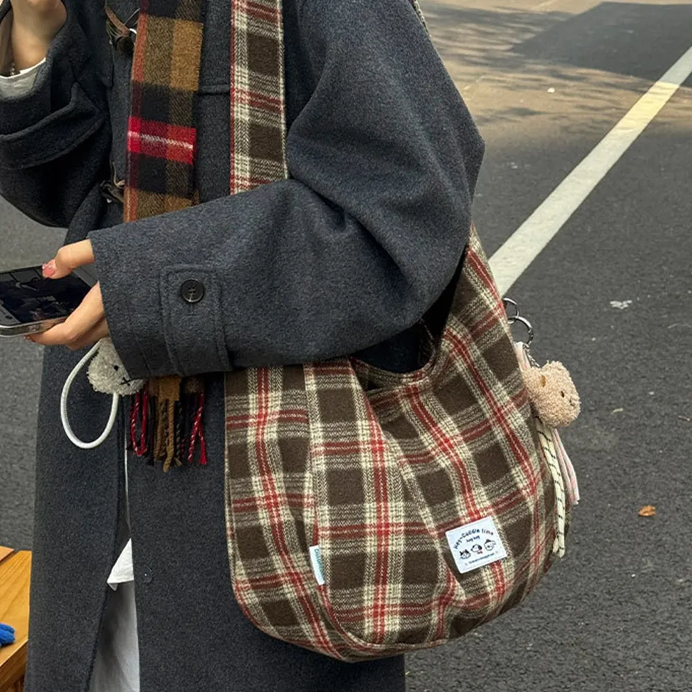 45007 格子大容量休閒水餃肩背包 | 雨朵防水包包專賣店 45007 格子大容量休閒水餃肩背包 | 雨朵防水包包專賣店