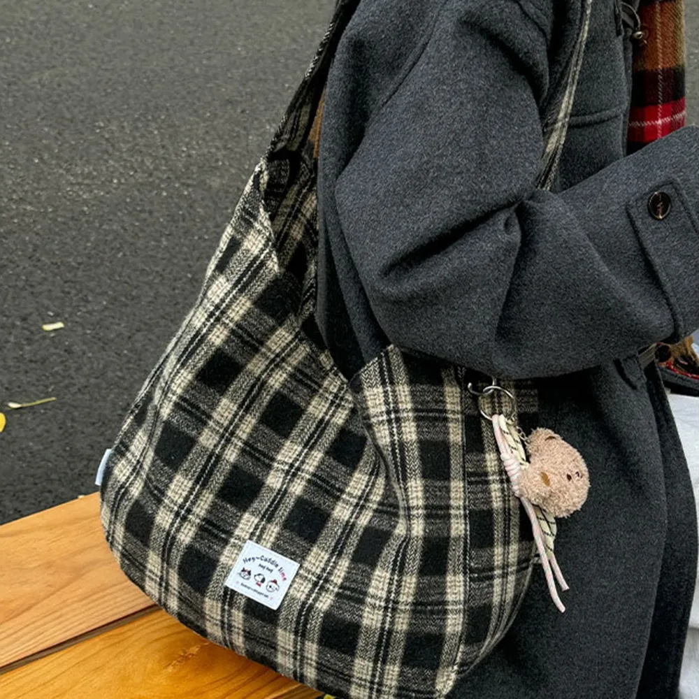 45007 格子大容量休閒水餃肩背包 | 雨朵防水包包專賣店 45007 格子大容量休閒水餃肩背包 | 雨朵防水包包專賣店