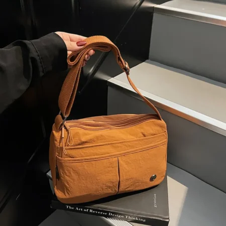 45009 韓版簡約素色休閒斜背包